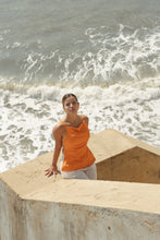 Cargar imagen en el visor de la galería, Blusa viento naranja
