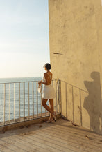 Cargar imagen en el visor de la galería, Blusa viento blanca
